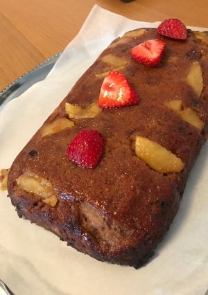Una foto de Budín con manzanas
