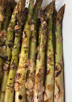 Une photo de Asperges verte à la parmesane