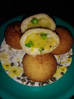सूजी के बॉल्स (suji ke balls recipe in hindi) रेसिपी मुख्य फोटो