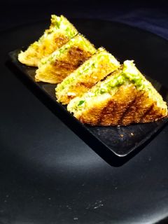 પનીર ચીઝ ગ્રીલ્ડ સેન્ડવીચ (Paneer Cheese Grill Sandwich Recipe In Gujarati) રેસીપી મુખ્ય ફોટો