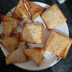 A picture of Vegetable samosa.