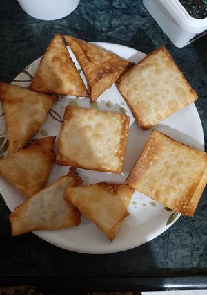 A picture of Vegetable samosa.