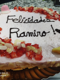 Una foto de Pastel de fresa con base de galletas