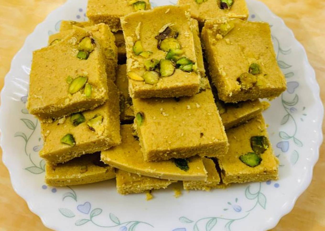 Rava-Besan Burfi