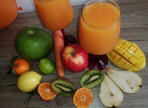 Une photo de Jus multifruits 🍋🍐🍏🥝🥕🥭🍊