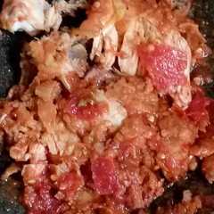 A picture of Ayam geprek sambal bawang.