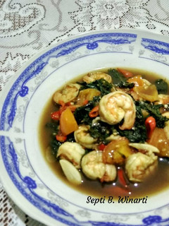 Foto resep Tumis Pakis dan Udang Saos Tiram