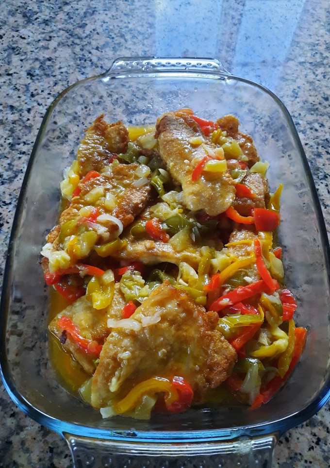 Una foto de Filetes de merluza con verduras al horno