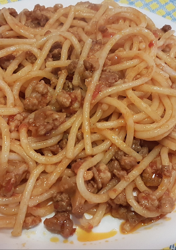 Una foto de Espaguetis con salsa de tomate y carne picada