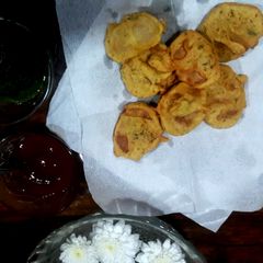 A picture of Pakodas.