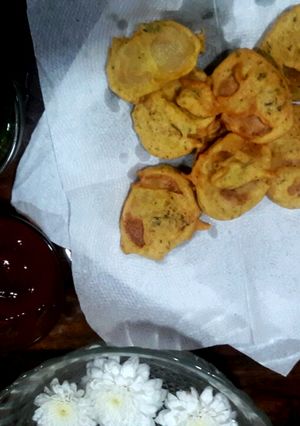 A picture of Pakodas.