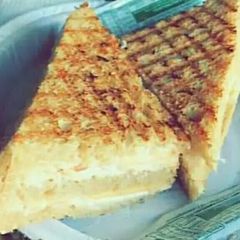 A picture of Curd sandwich.