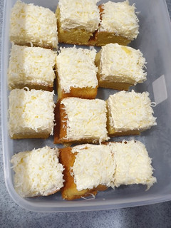 A picture of Swiss meringue butter cream.