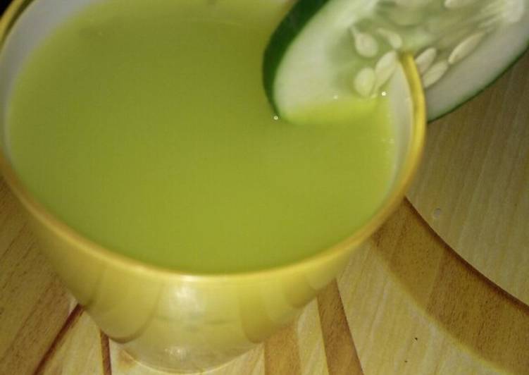 Steps to Make Favorite Cucumber and ginger juice
