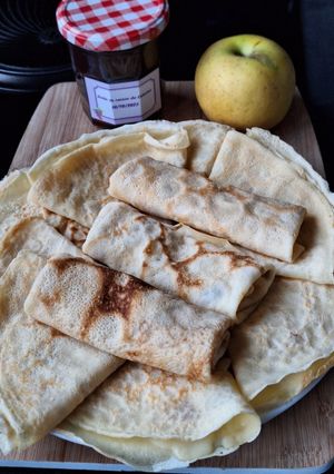 Une photo de Crêpes sucrées légères, gourmandes et sans lactose