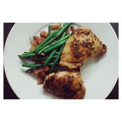 A picture of Lemon & Thyme Chicken Thighs.