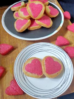 ভ্যানিলা হার্ট কুকিজ (Vanilla Heart Cookies recipe in Bengali) রেসিপির প্রধান ছবি