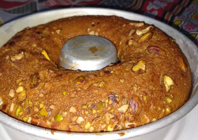 Recipe of Quick Gurr or sooji ka Cake