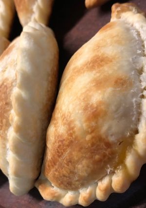 Una foto de Empanadas de Pollo 🍗