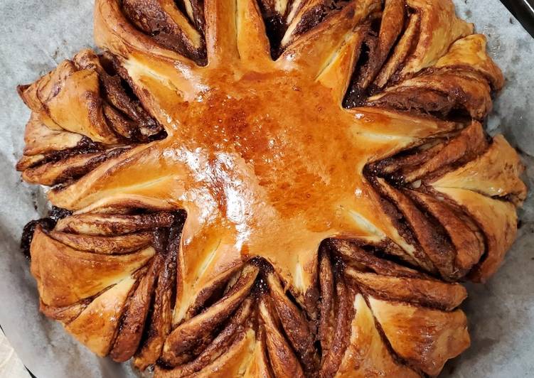 Step-by-Step Guide to Prepare Any-night-of-the-week Nutella star bread