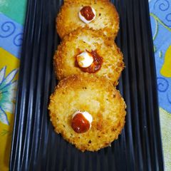 A picture of Bread Kachori.