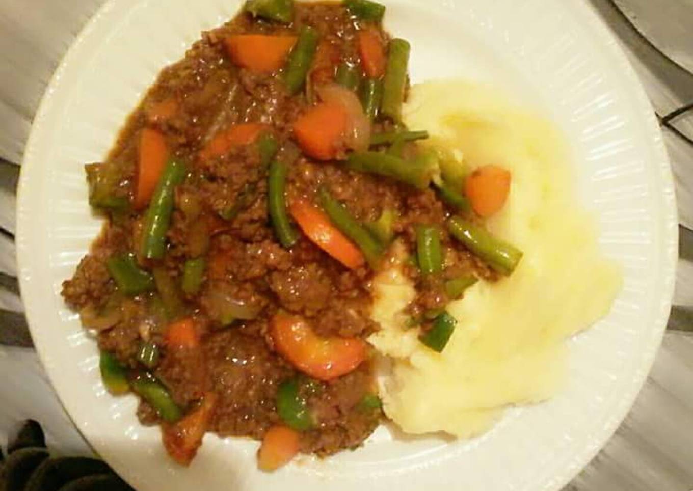 Minced meat with mashed potatoes