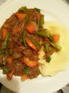 A picture of Minced meat with mashed potatoes.