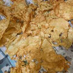 รูปของ Peyek rebon + peyek teri