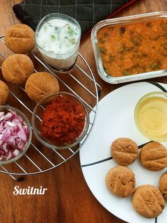 દાલ બાટી(Dal Bati Recipe In Gujarati) રેસીપી મુખ્ય ફોટો
