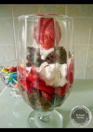 A picture of Chocolate Strawberry Pudding Farfait.