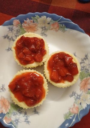 A picture of Strawberry Cheesecake.