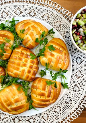 عکسی از دستور پیراشکی گوشت و هویج (نان غذایی) (Meat & carrot pirozhki)