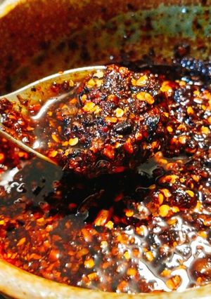 A picture of Chili Oil (for Noodles/Cooking).