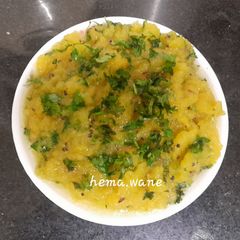 A picture of Kaddu ka Bharta (Smashed pumpkin).