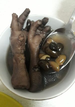 Foto resep Sup kaki ayam dan kacang kedelai hitam