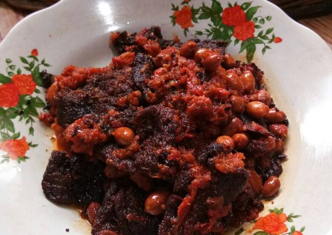 Dendeng kering balado kacang