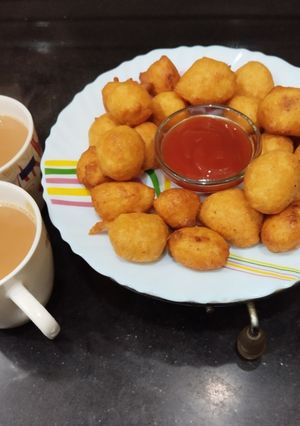 A picture of Punugulu - A South Indian evening snack.