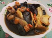 Hình ảnh của gà ác hầm thuốc bắc