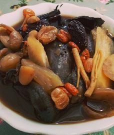 gà ác hầm thuốc bắc