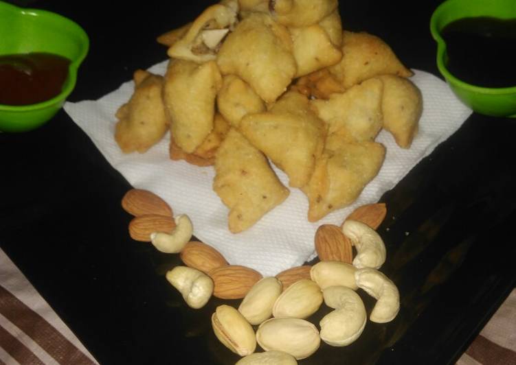 Recipe of Homemade Dry fruits mini samosa