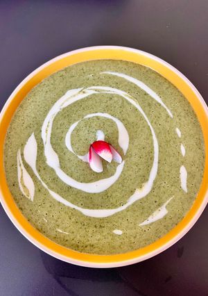 A picture of Radish Greens Cream Soup.