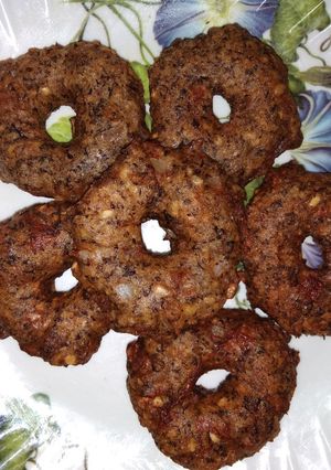 A picture of Urad Dal vada.
