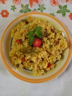 मिक्स व्हेजिटेबल पुलाव (Mix Vegetable Pulao Recipe In Marathi) रेसिपी चे मुख्य फोटो 