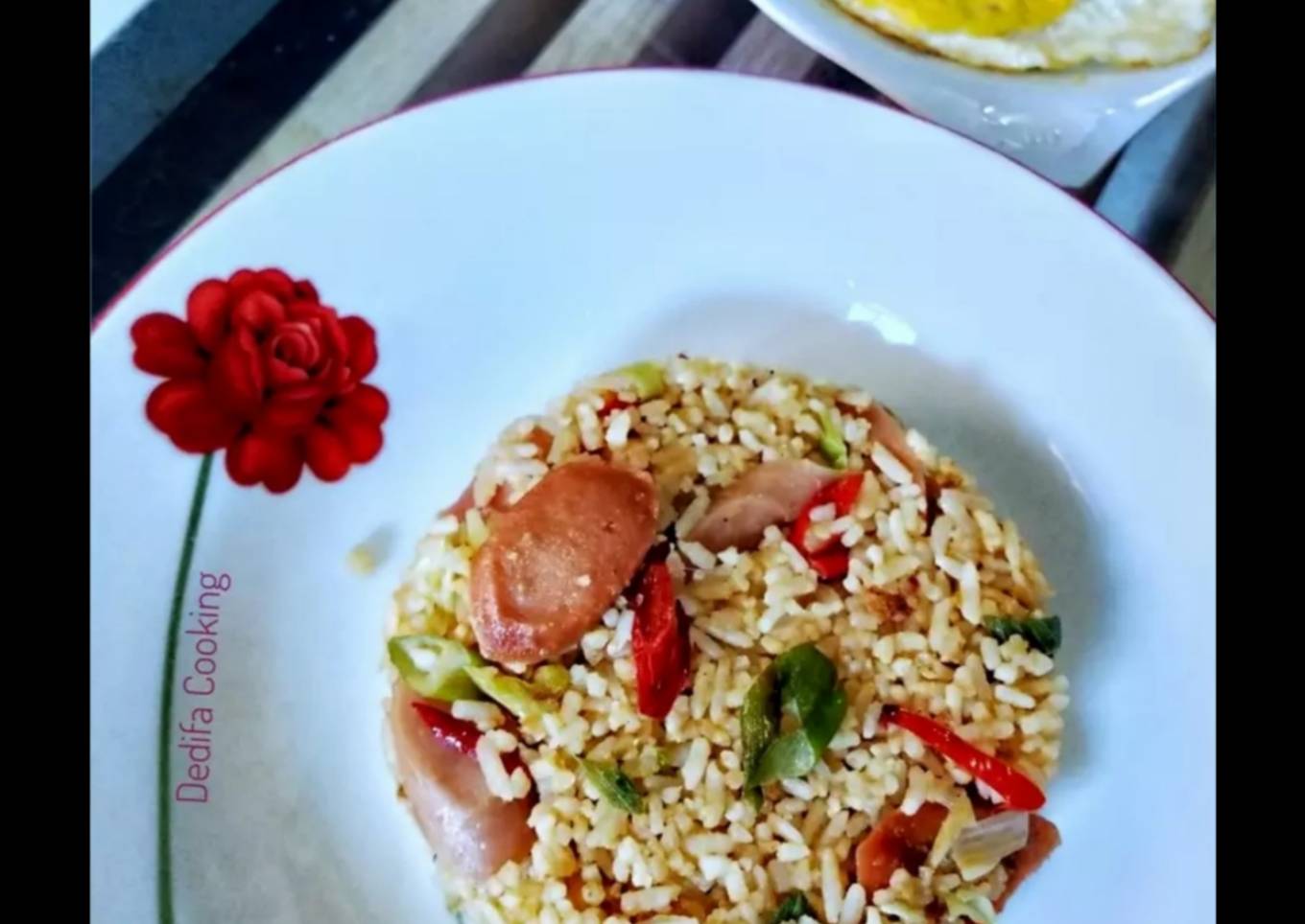137. Nasi Goreng Sosis Spesial