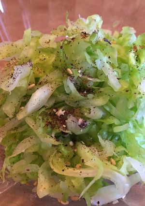 A picture of Super easy! Salted fresh cabbage キャベツの塩もみ.