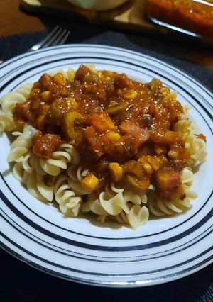 Foto de Macarrão ao molho de bacon e calabresa