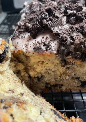 A picture of Oreo banana bread.