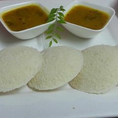 A picture of Idli sambar.