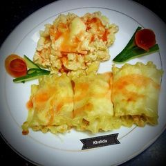 A picture of Creamy cheesy pasta and lasagna rolls.