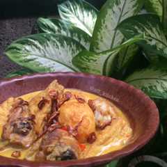 A picture of Kare ayam tahu telur pedas.